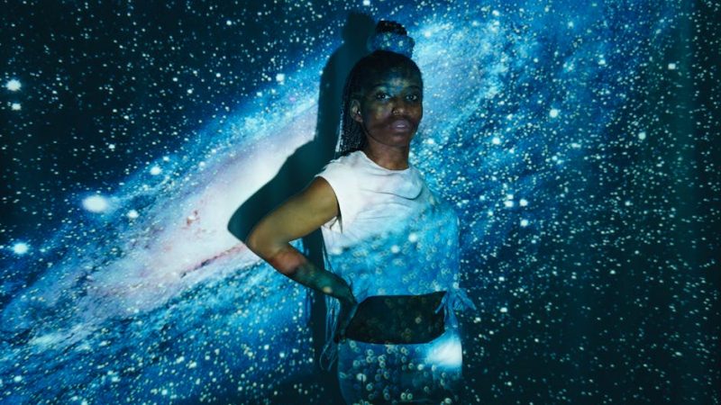 Как выбрать проектор в небо для улицы