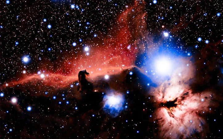 Идеи для спальни с проектором Akenori